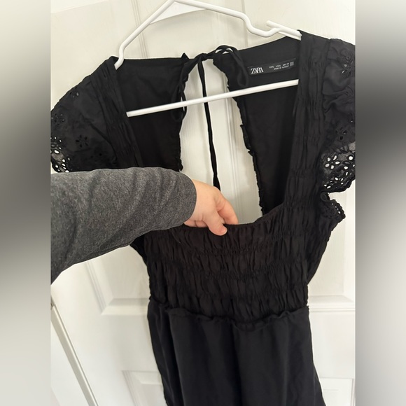 Zara Eyelet Embroidered Black Smocked Dress Medium - Picture 11 of 14